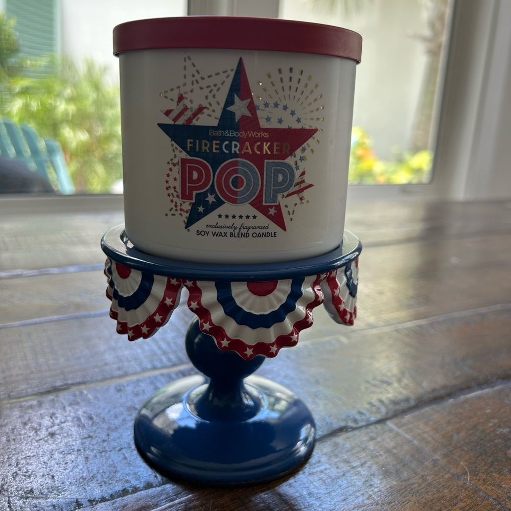 “New” Bath & Body Works Firecracker Pop Candle with candle holder